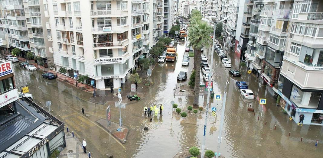 İzmir için kritik uyarı: Olası depremde deniz kentin içine girecek 1